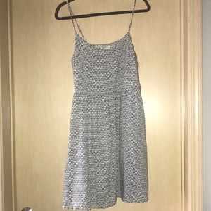 White/black patterned sun dress